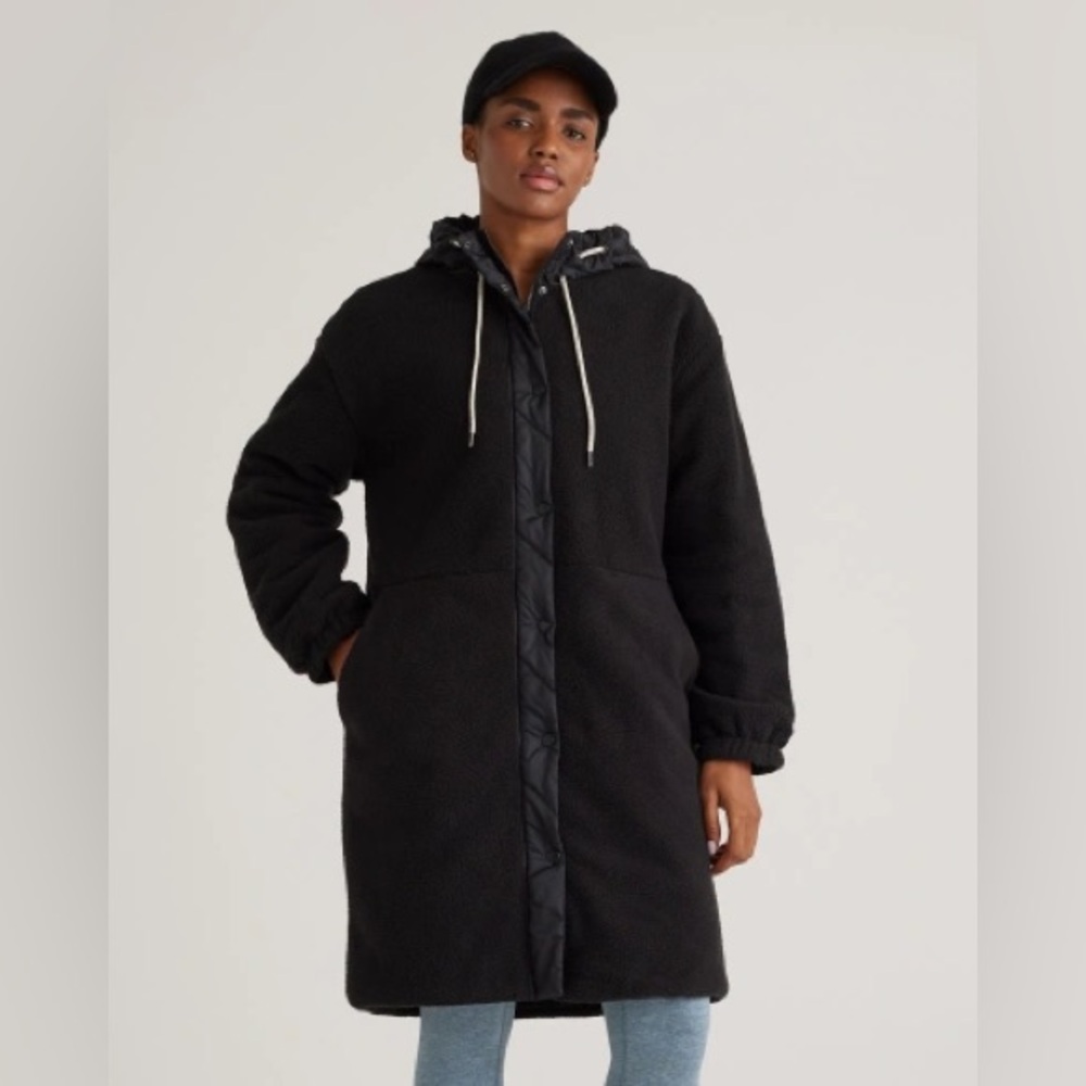 Quince Black Hooded Puffer Jacket